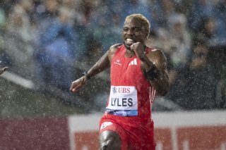 Noah Lyles estime qu'il peut être très rapide sur 200 m, même sous la pluie. KEYSTONE/LAURENT GILLIERON